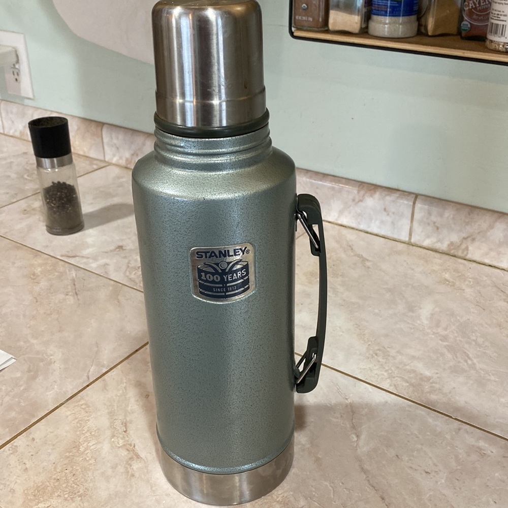2 quart Stanley - Picture 4 of 4